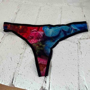 PARADE Thong | Silky Lace - Medium